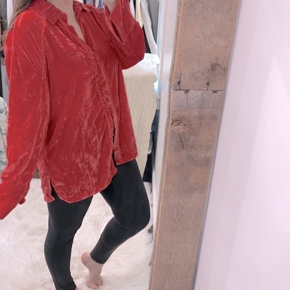 We the free crushed velvet red top medium oversized - Picture 3 of 15